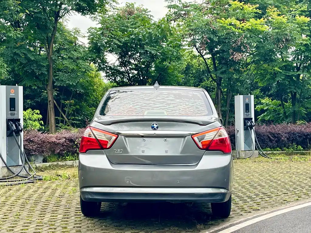 Venucia D50 1.6 L Manual Fashion