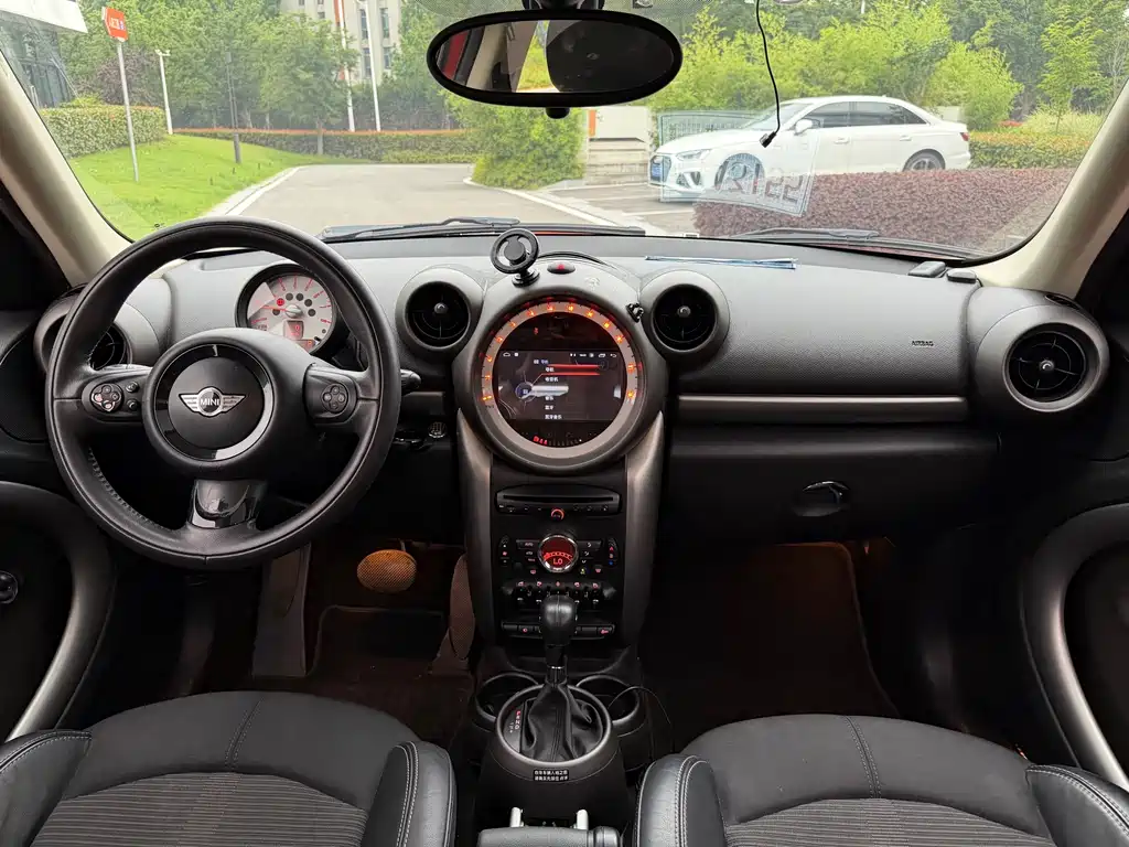 MINI COUNTRYMAN 1.6 L COOPER Fun