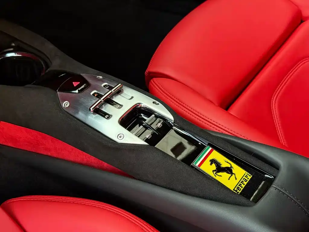 Ferrari 296 3.0 T V6 GTB