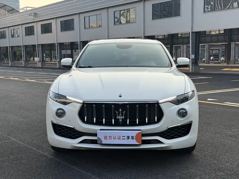 Maserati Levante 2.0 T GT Sharp Edge