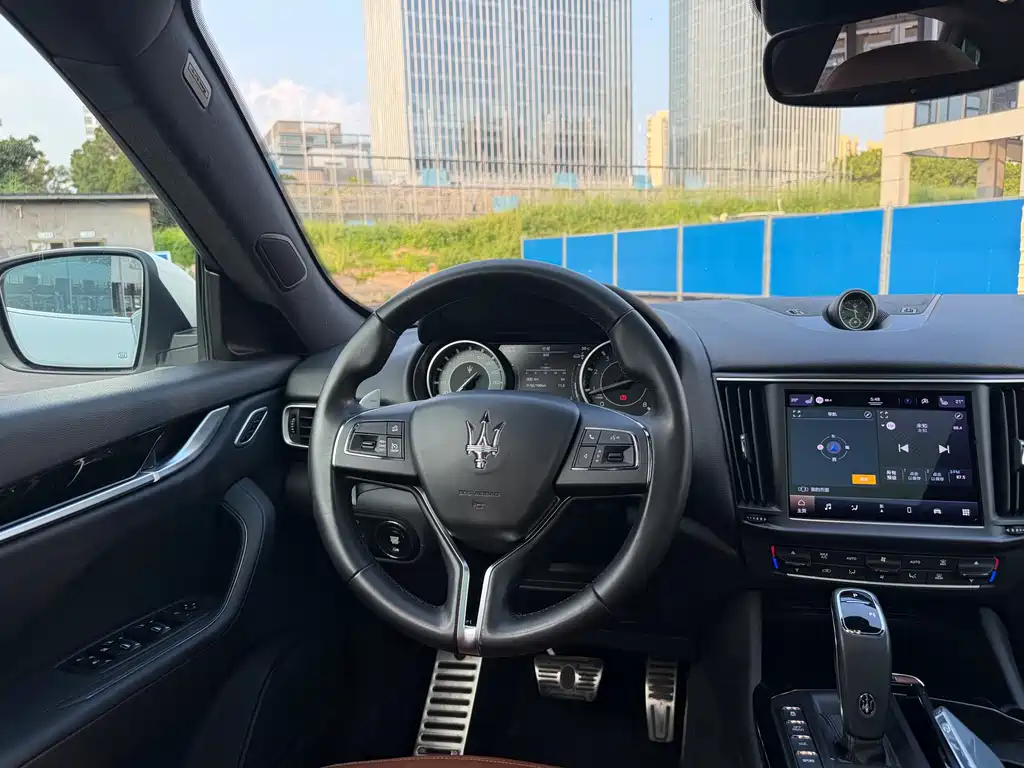 Levante 2.0 T GT Sharp Edge
