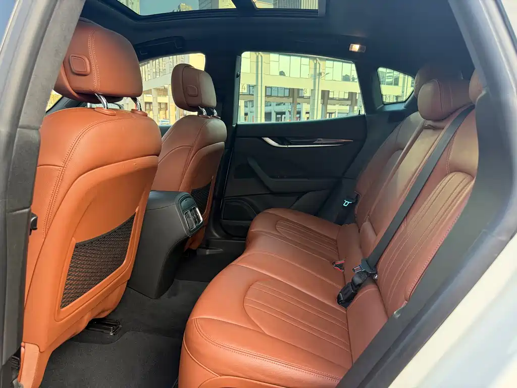 Levante 2.0 T GT Sharp Edge