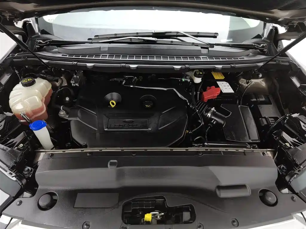 Edge EcoBoost 245 4 WD Grand Sharp 7-seat