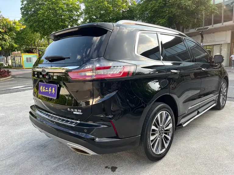 Ford Edge PLUS EcoBoost 245 2 WD Grand Sharp 7-seat