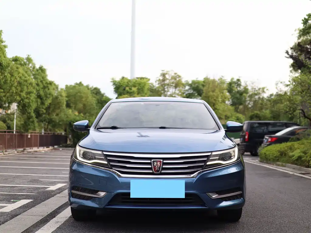 Roewe i6 Classic 20 T Auto Internet Smart Enjoyment