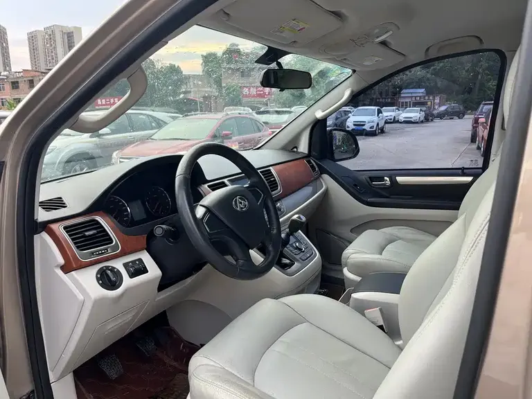 Maxus G10 大通G10 2014款 2.0 T 手动精英版