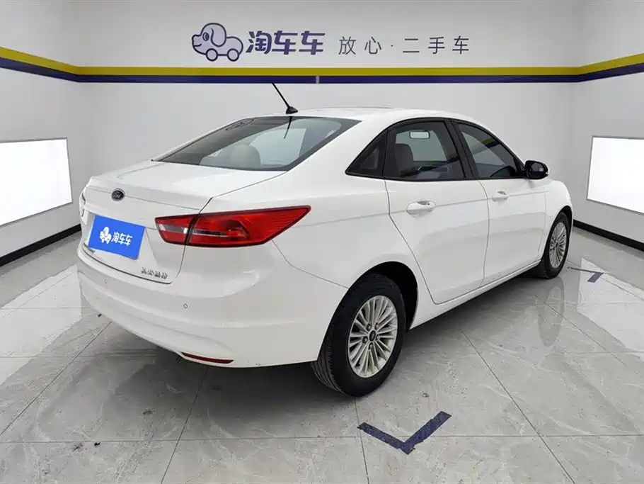 Escort Facelift 1.5 L Manual Comfort