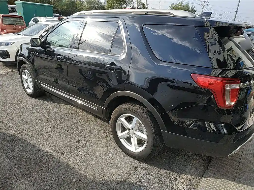 Explorer (Import) 2.3 T Style