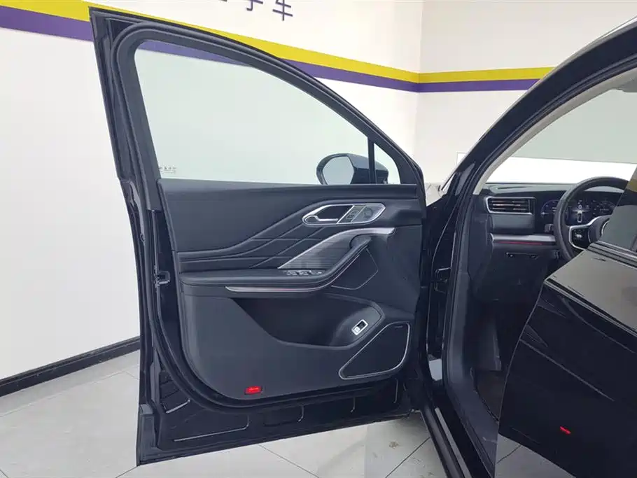 Hongqi HS7 PHEV 2.0 T PHEV 4 WD Flagship Smooth 6-seat