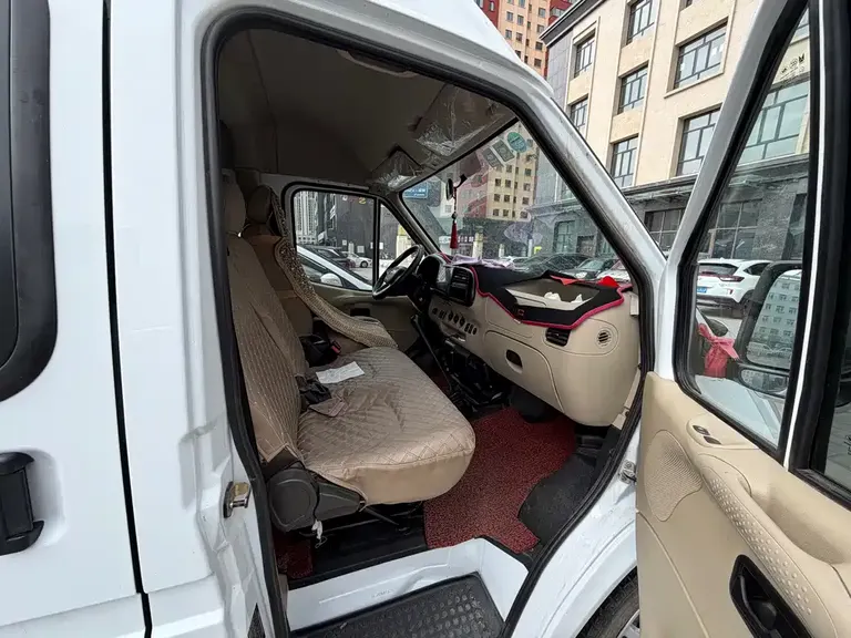 JMC Transit Custom 特顺 2017款 2.4 L商务型长轴中顶14/15座4 G69 S4 N