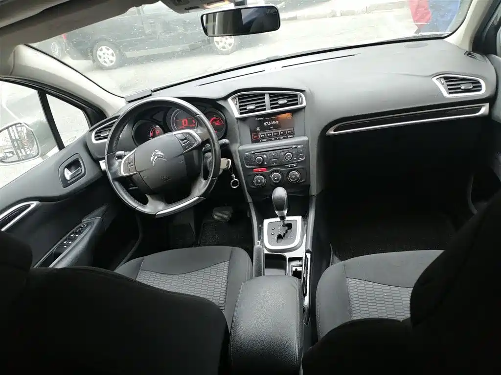 Citroen C4 L 1.2 T Auto Luxury