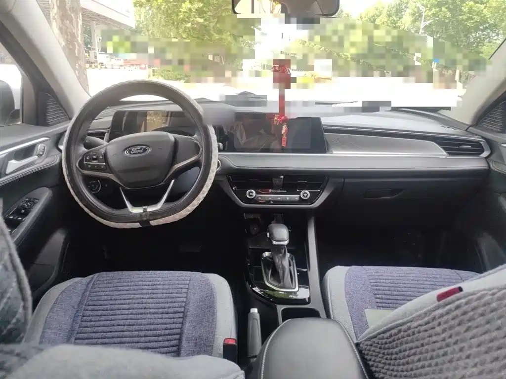 Escort 1.5 L Auto Diamond