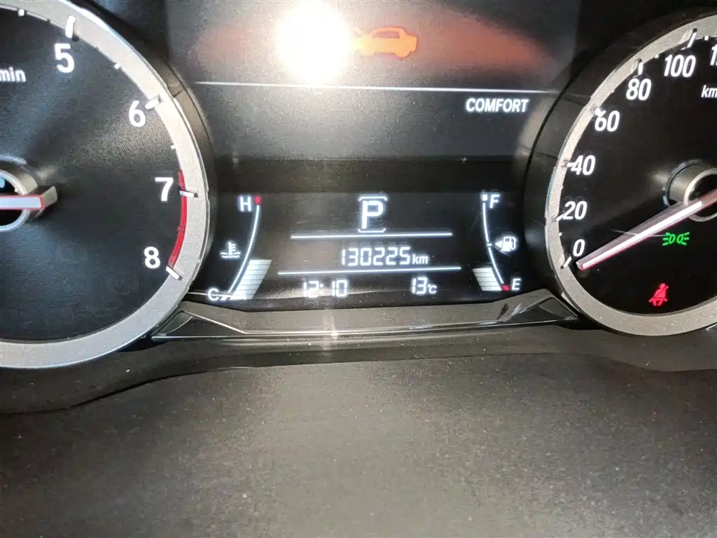 Honda UR-V 370 TURBO 4 WD Honor Shine