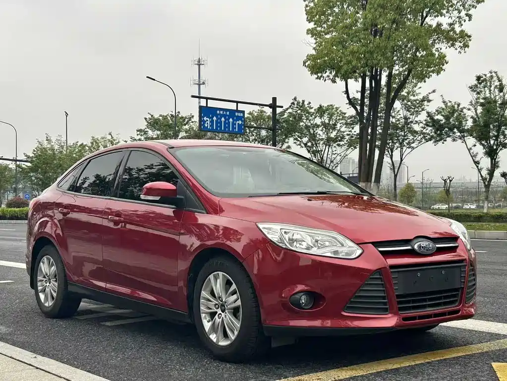 Focus Sedan 1.6 L Auto Comfort