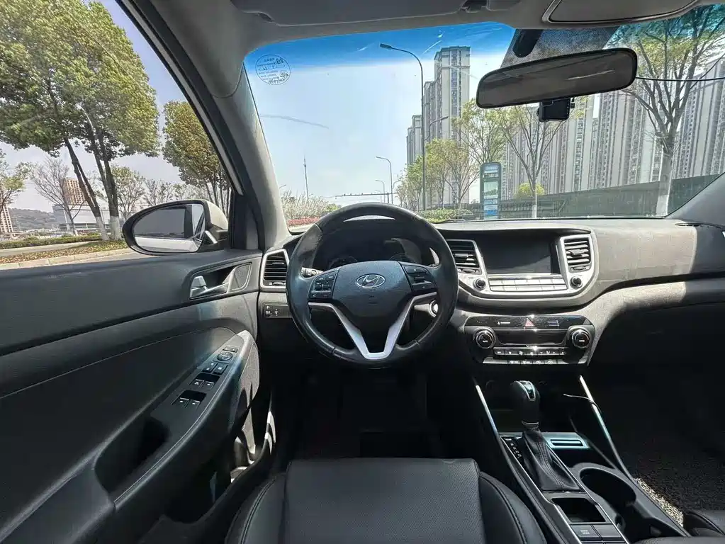 Tucson 1.6 T DCT 2 WD Intelligent