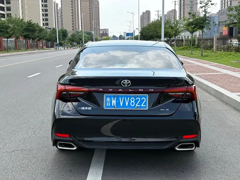 Toyota Avalon 2.0 L XLE Premium CN-VI