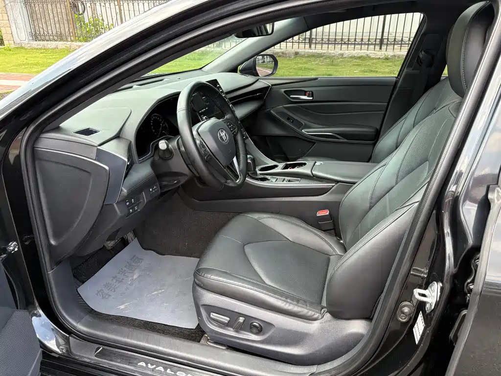 Avalon 2.0 L XLE Premium CN-VI