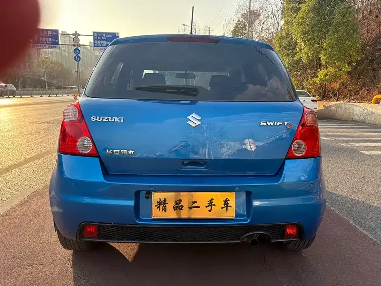 Suzuki Swift 1.5 L Auto Fashion