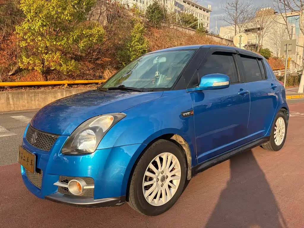 Swift 1.5 L Auto Fashion