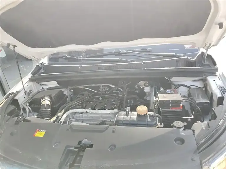 Wuling Jiachen 1.5 T Manual Light Enjoyment Active