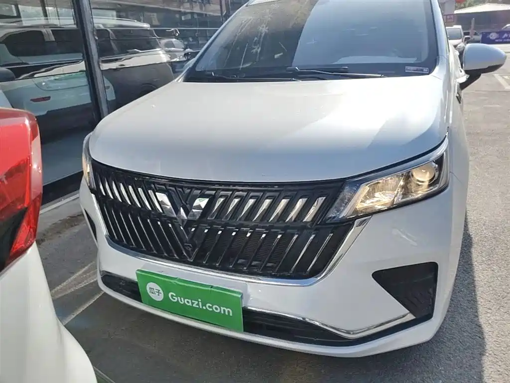 Wuling Jiachen 1.5 T Manual Light Enjoyment Active