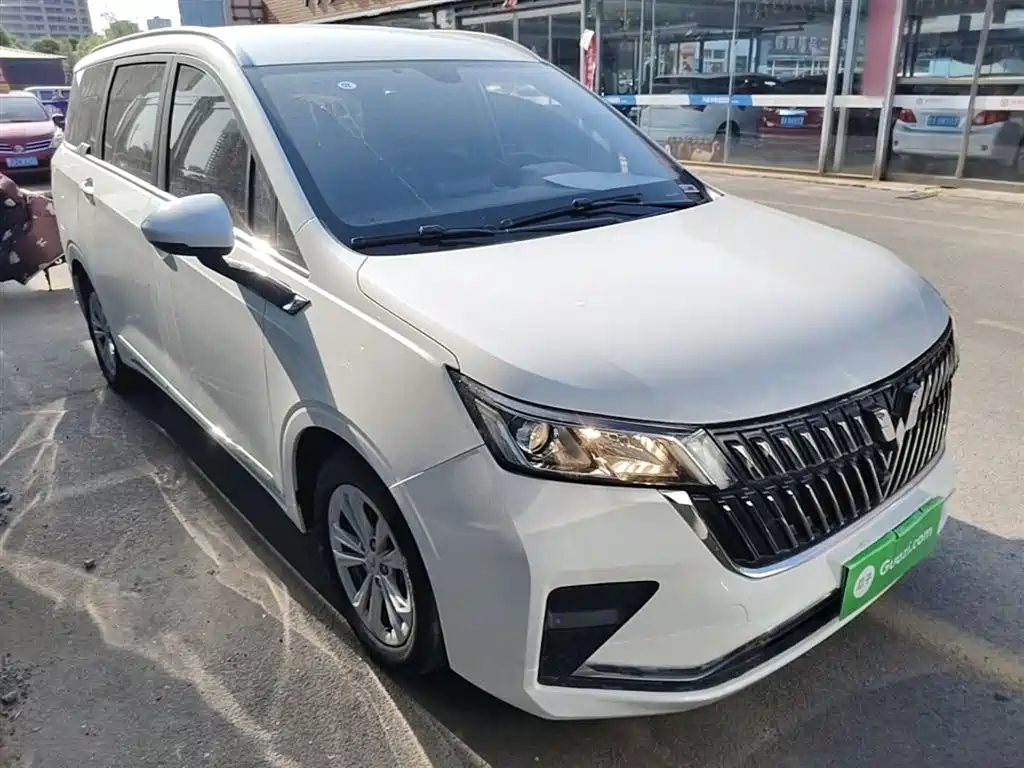 Wuling Jiachen 1.5 T Manual Light Enjoyment Active