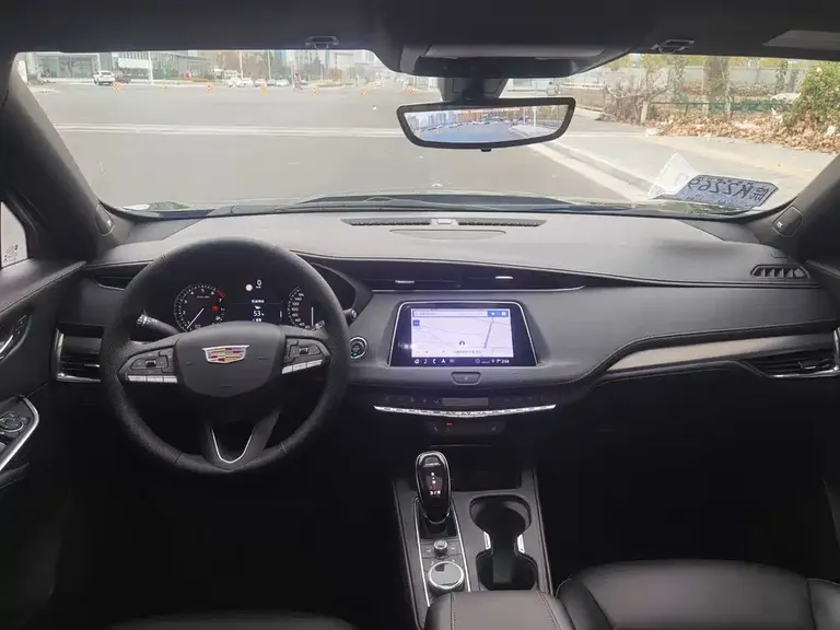 Cadillac XT4 28 T 2 WD Leading