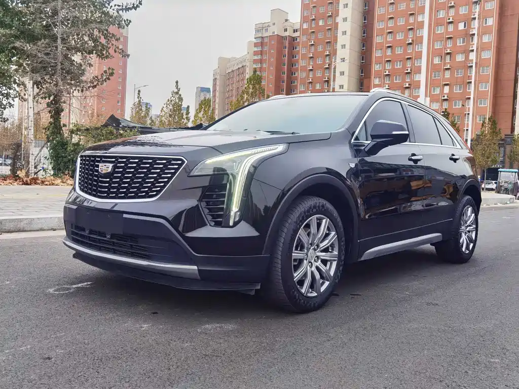 Cadillac XT4 28 T 2 WD Leading