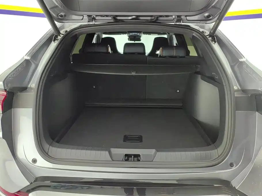 Song PLUS NEV Glory DM-i 110 km Flagship