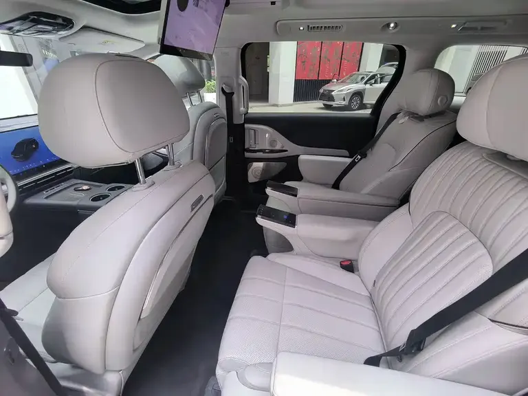 Voyah Dreamer PHEV 4 WD Flagship Kunpeng