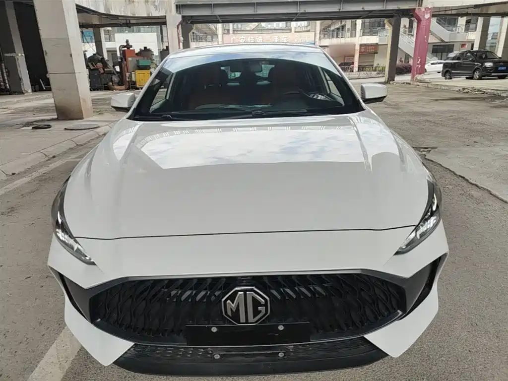 MG5 180 DVVT CVT Luxury