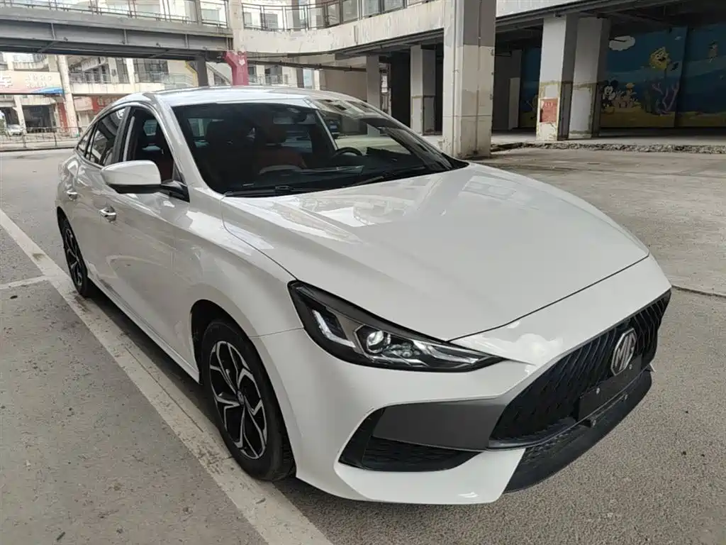 MG5 180 DVVT CVT Luxury