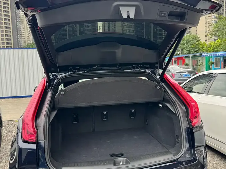 Cadillac XT4 Facelift 28 T 2 WD Tech