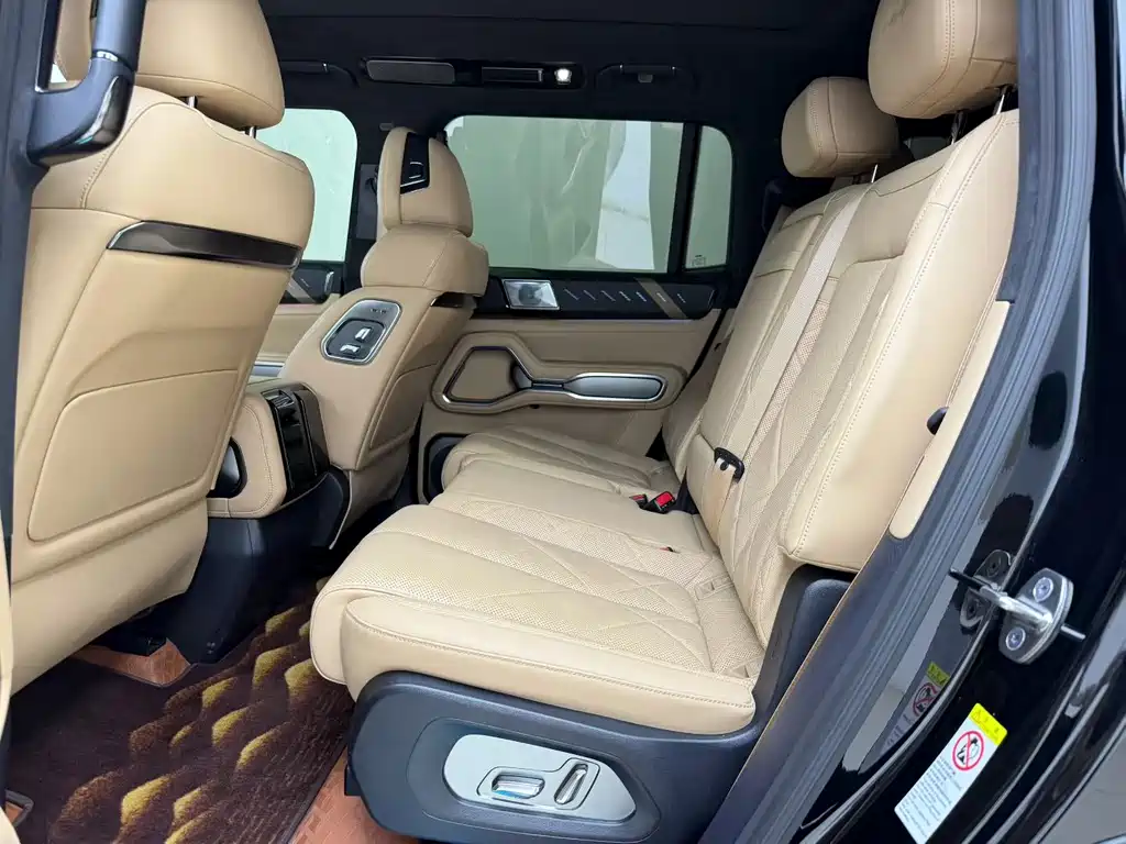 Leopard 8 Brave Flagship 7-seat