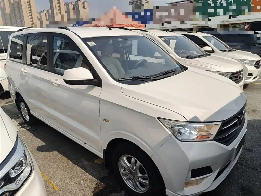 Wuling Hongguang 1.5 L S Comfort CN-VI LAR
