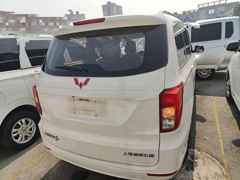 Wuling Hongguang 1.5 L S Comfort CN-VI LAR