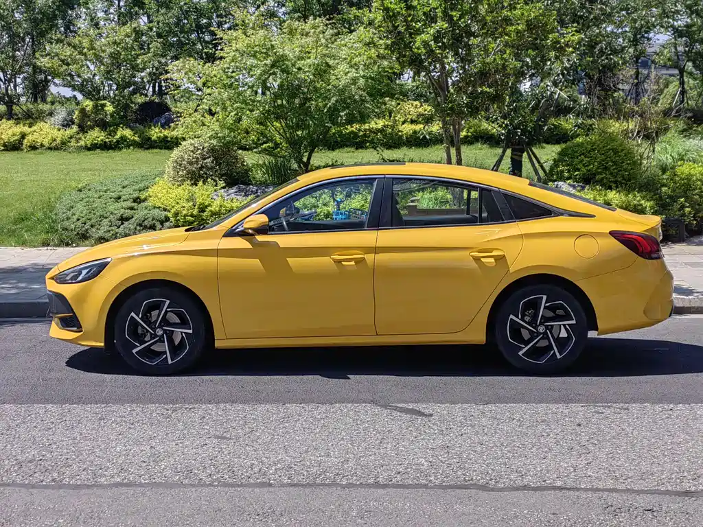 MG5 300 TGI DCT Youth Luxury Trend