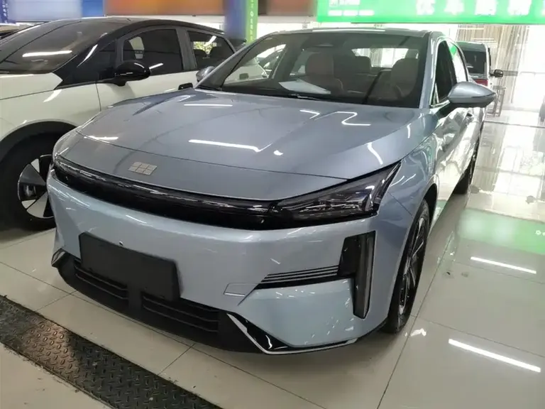 Geely Galaxy L6 EM-i 140 km Starship
