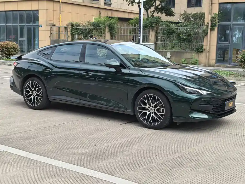 MG7 MG7 2026款 1.5 T 300 DCT优雅版