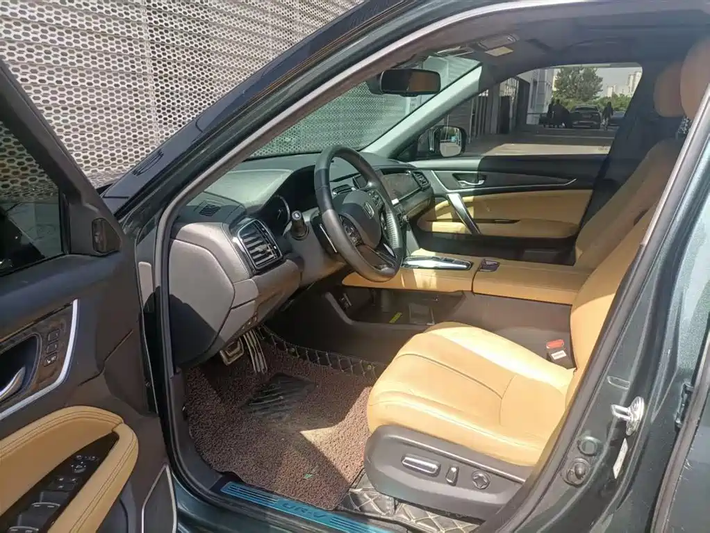 Honda UR-V 370 TURBO 4 WD Honor Shine