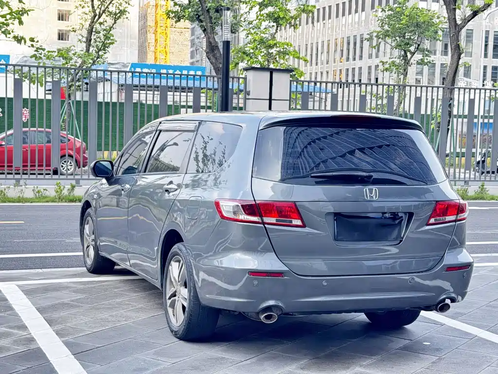 Odyssey 2.4 L Luxury