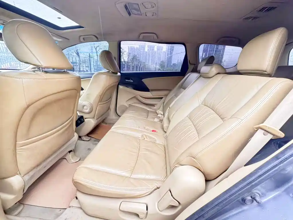 Odyssey 2.4 L Luxury