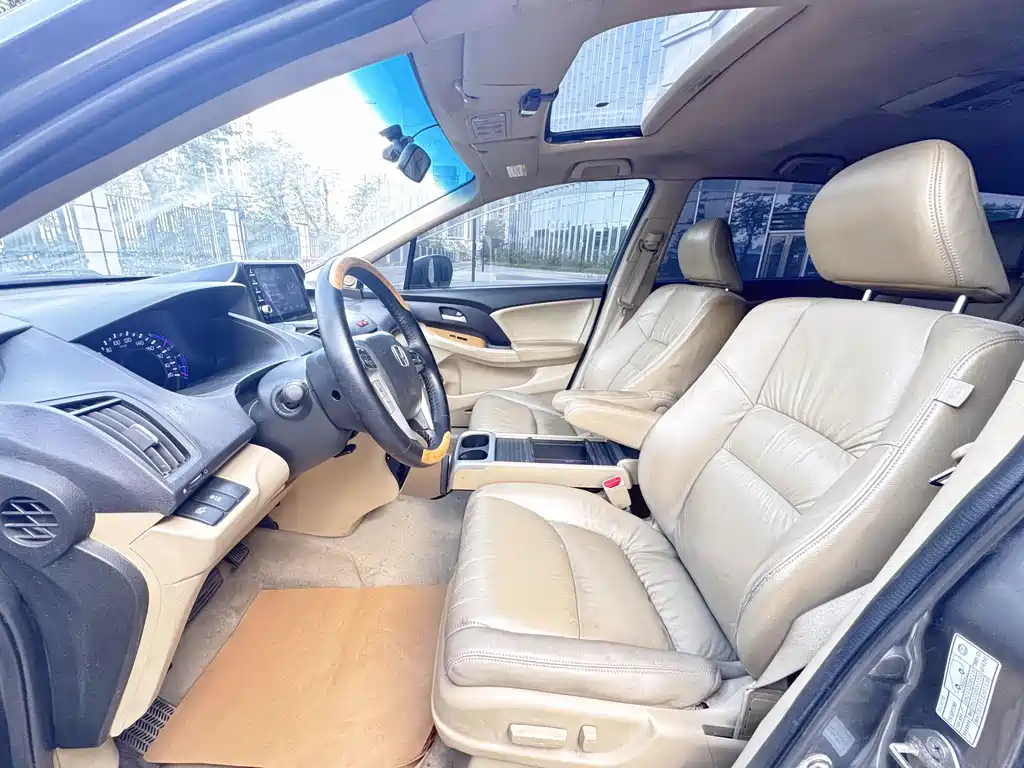 Odyssey 2.4 L Luxury