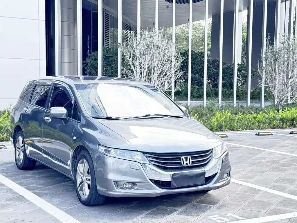 Odyssey 2.4 L Luxury