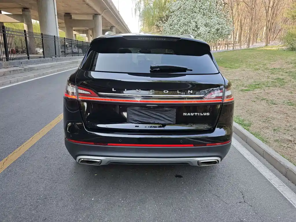 Nautilus 航海家 2021款 2.0 T 两驱尊悦版