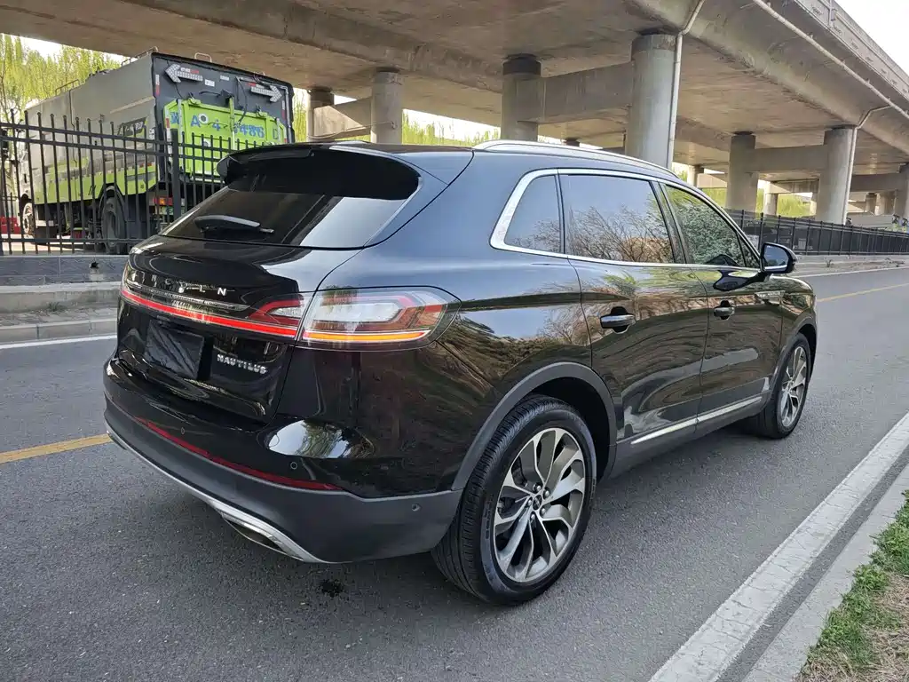 Nautilus 航海家 2021款 2.0 T 两驱尊悦版