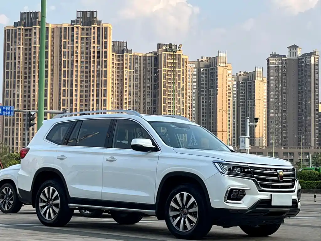 Roewe RX8 30 T Connected 2 WD Outstanding Flagship