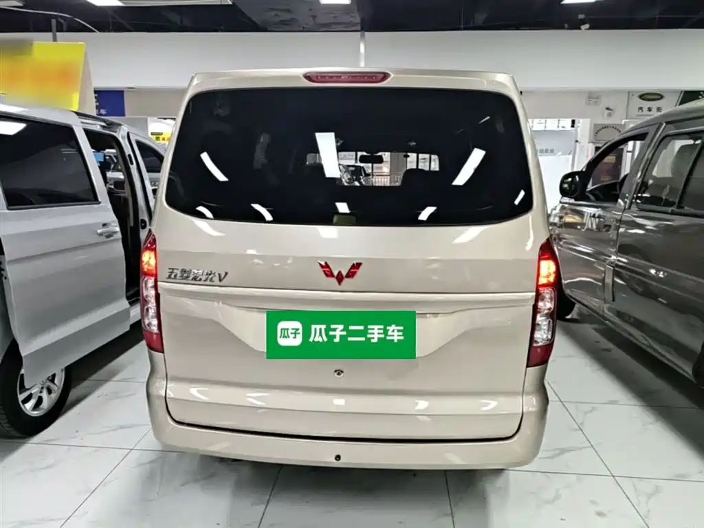 Wuling Hongguang V 1.5 L Power Enjoyment CN-VI LAR