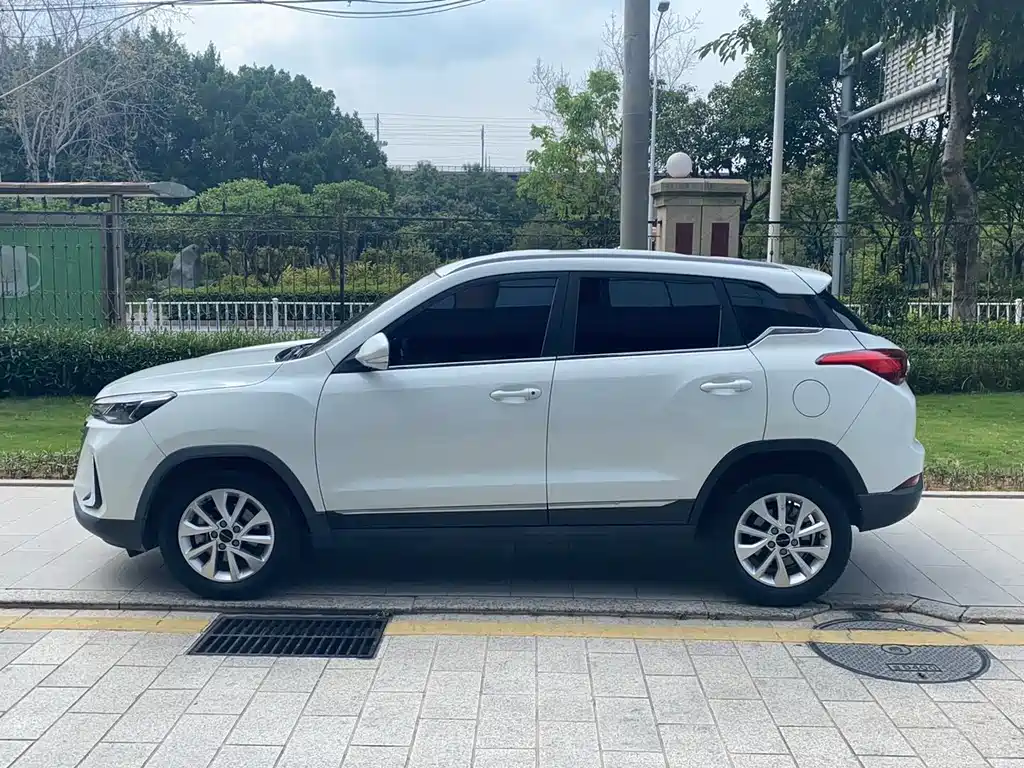 BAIC X3 1.5 T CVT Glory