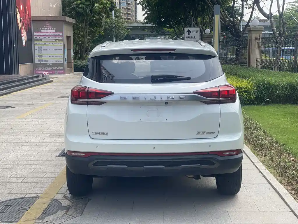 BAIC X3 1.5 T CVT Glory